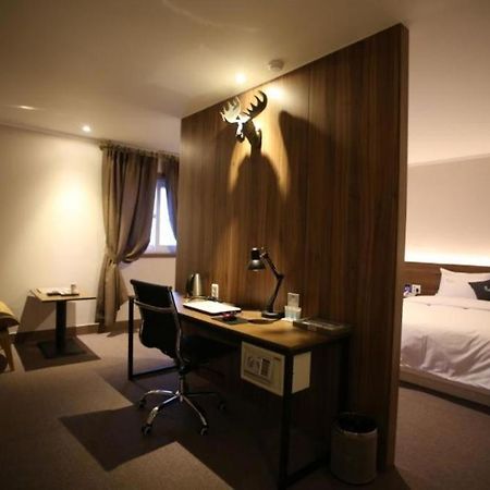 Centralperson Pyeongtaek Hotel Екстер'єр фото