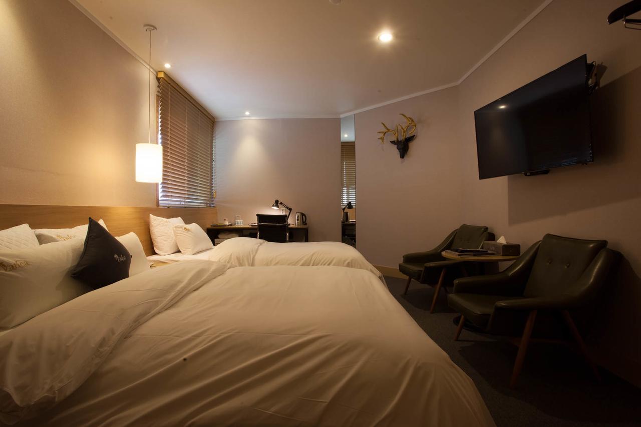 Centralperson Pyeongtaek Hotel Екстер'єр фото