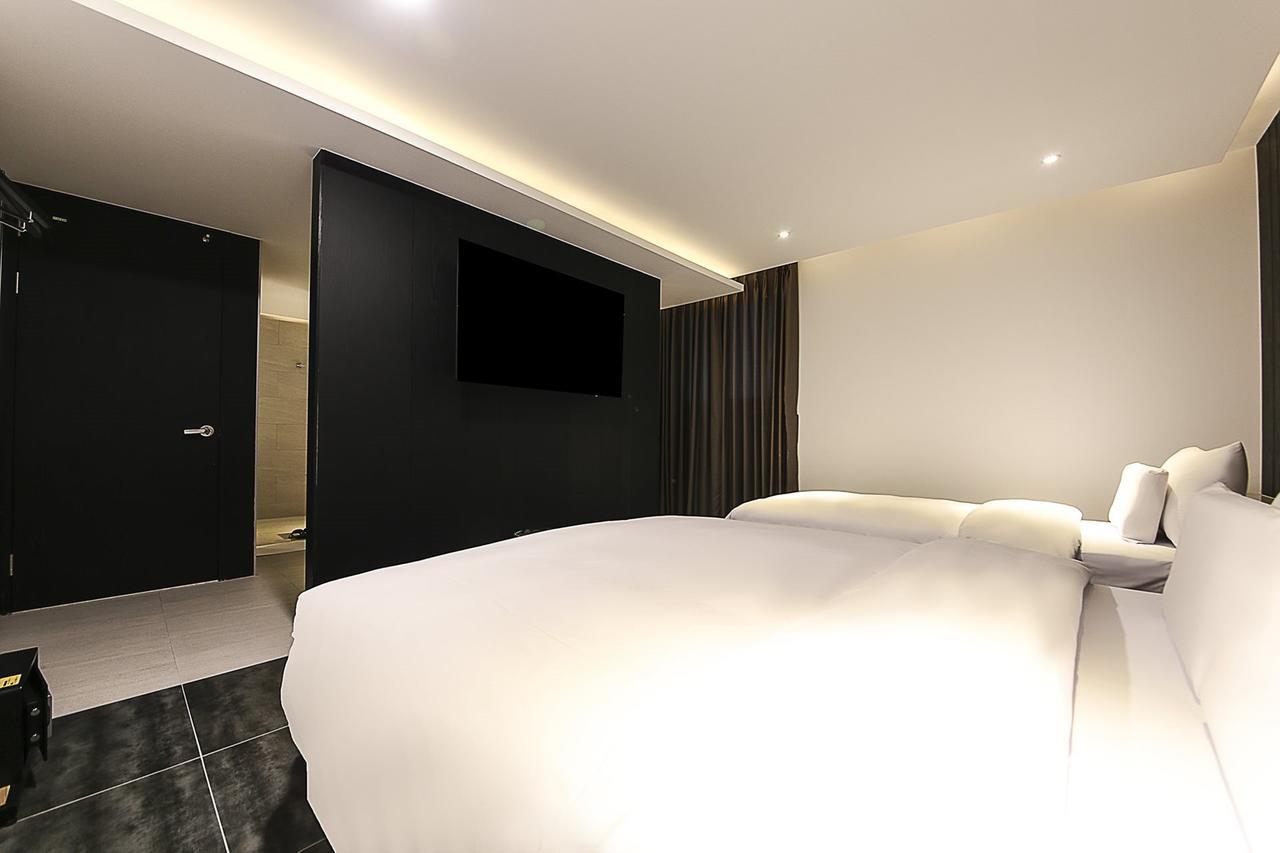 Centralperson Pyeongtaek Hotel Екстер'єр фото