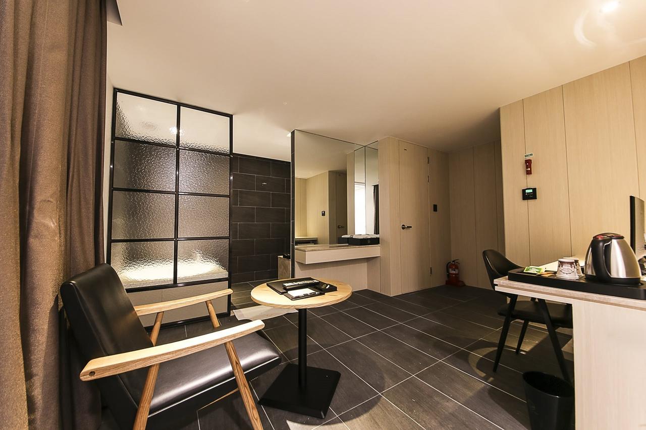 Centralperson Pyeongtaek Hotel Екстер'єр фото